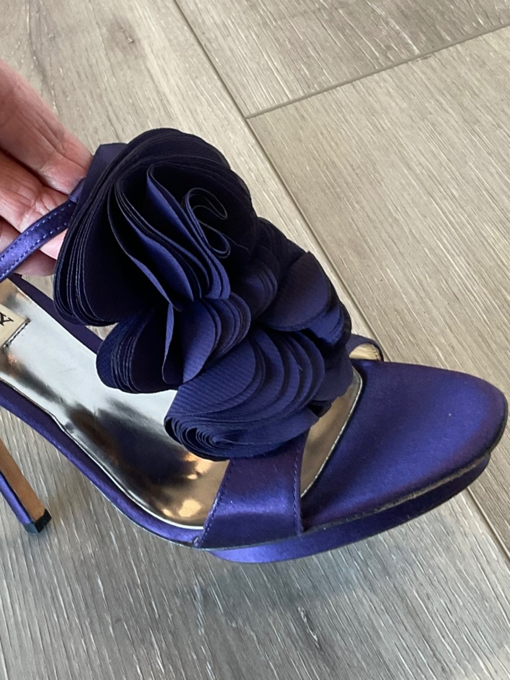 BADGLEY MISCHKA Randee Purple Satin Blossom Detail Platform Heels Size 7.5 - Picture 4 of 8